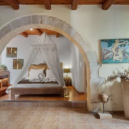 Epavlis Villa, Plaka Villa *
