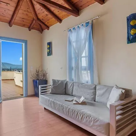 Epavlis Villa, Plaka *