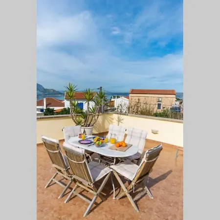 Epavlis Villa, Plaka * Kalyves